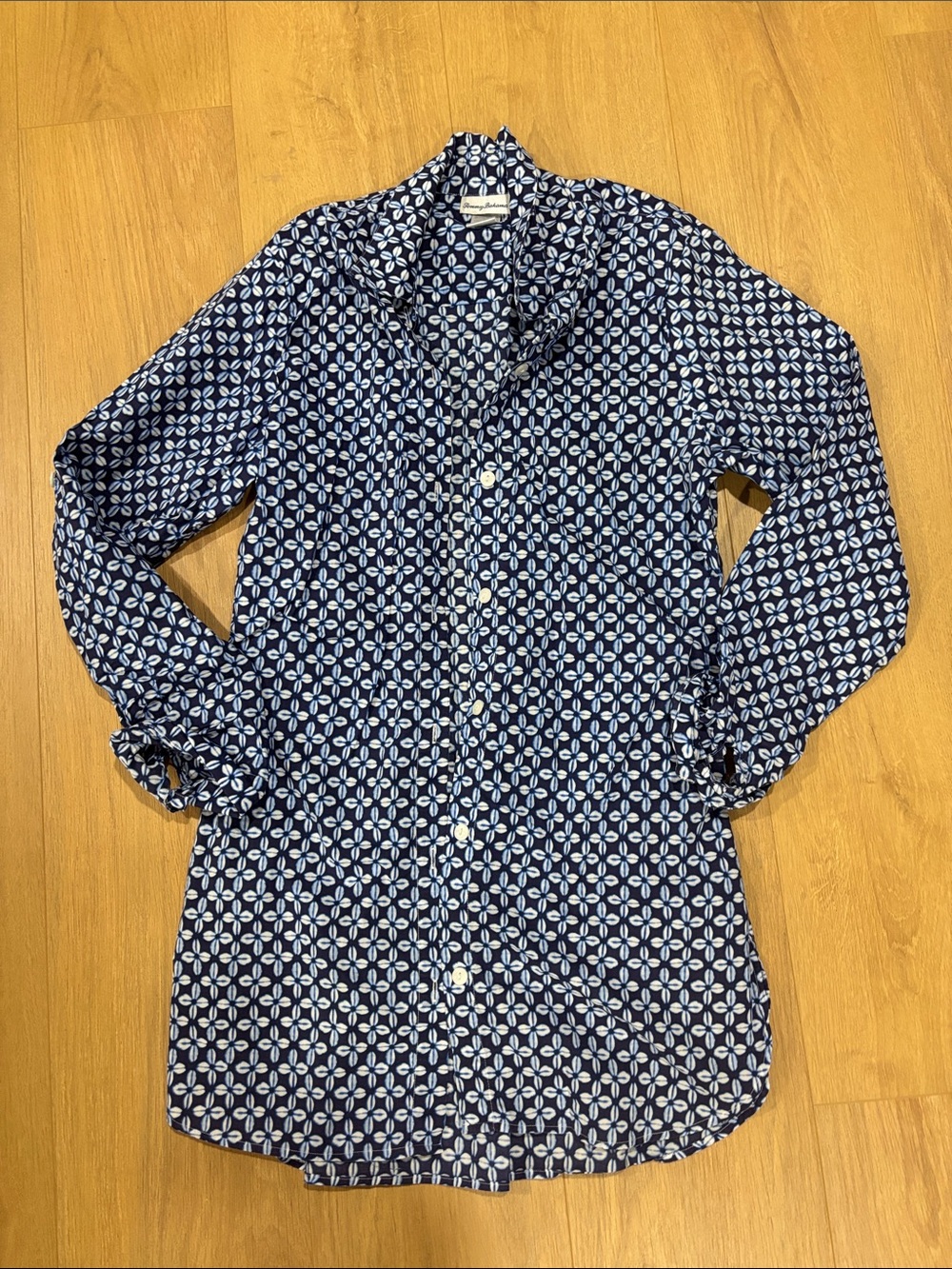 Tommy bahama M dress Navy Blue Patterned Button-Up Shirt